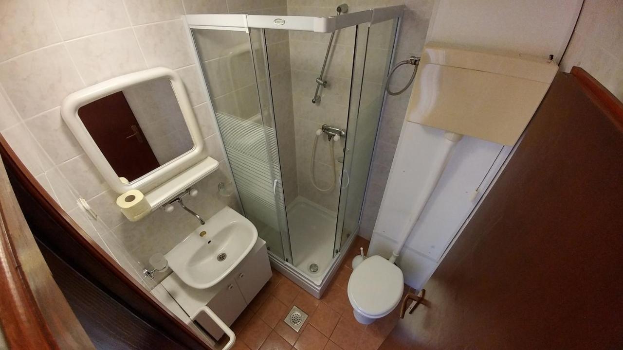Apartments And Rooms Bova Baska  Ngoại thất bức ảnh