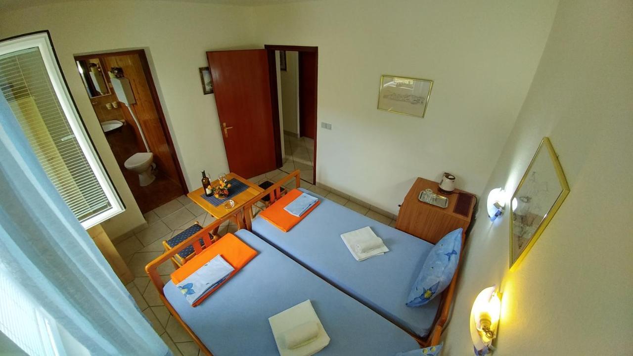 Apartments And Rooms Bova Baska  Ngoại thất bức ảnh