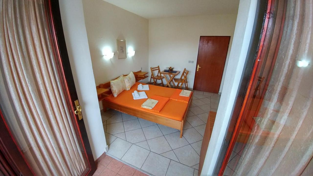 Apartments And Rooms Bova Baska  Ngoại thất bức ảnh