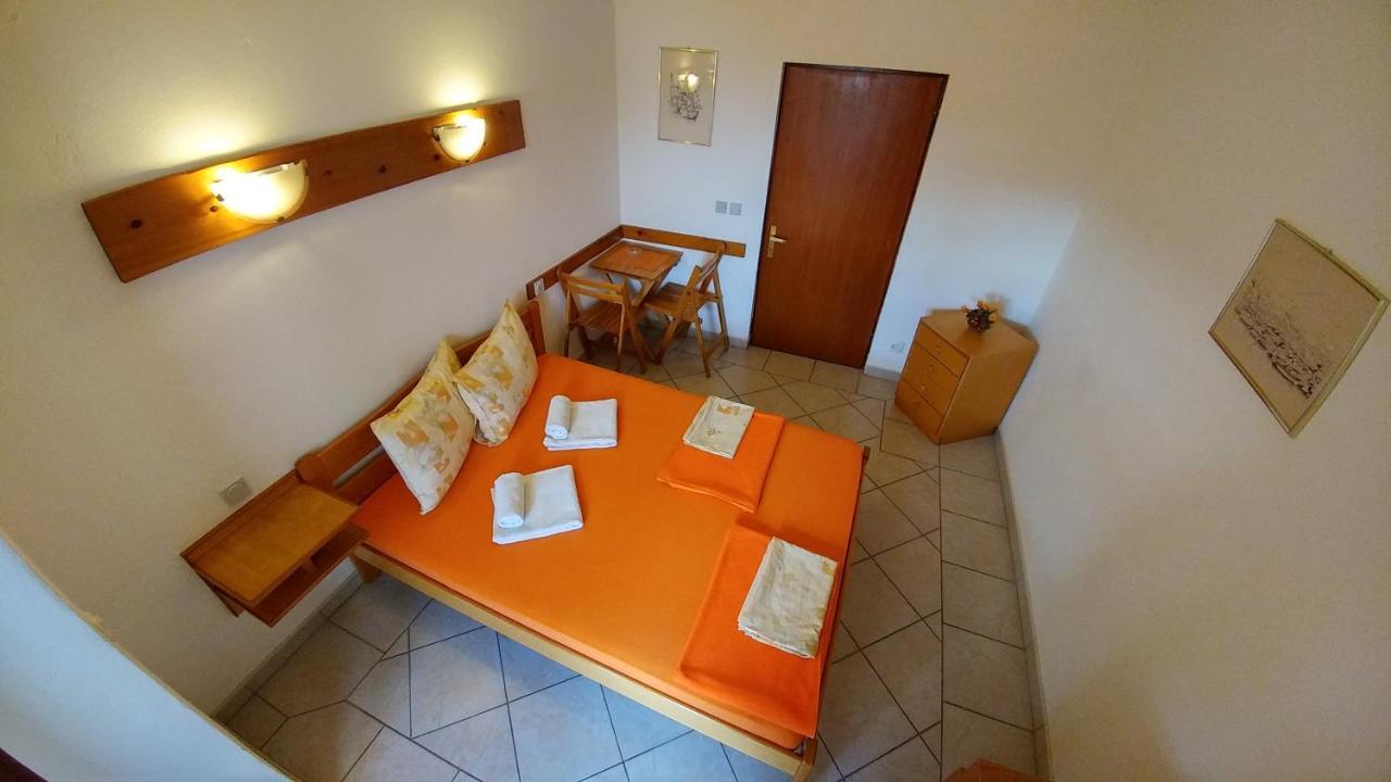 Apartments And Rooms Bova Baska  Ngoại thất bức ảnh