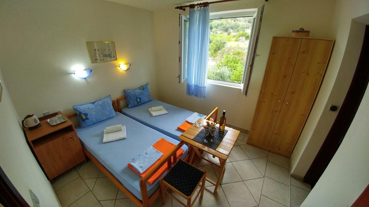 Apartments And Rooms Bova Baska  Ngoại thất bức ảnh