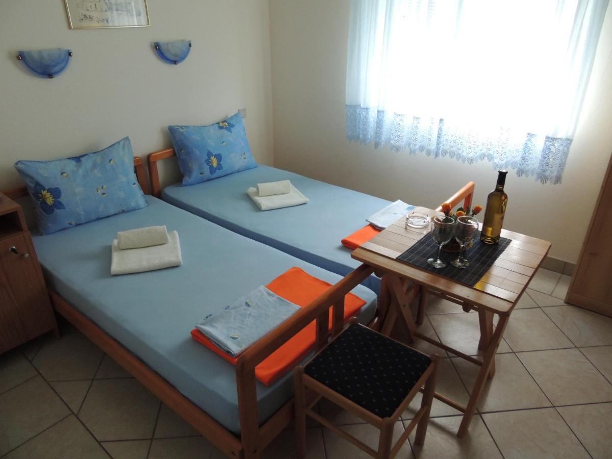 Apartments And Rooms Bova Baska  Ngoại thất bức ảnh