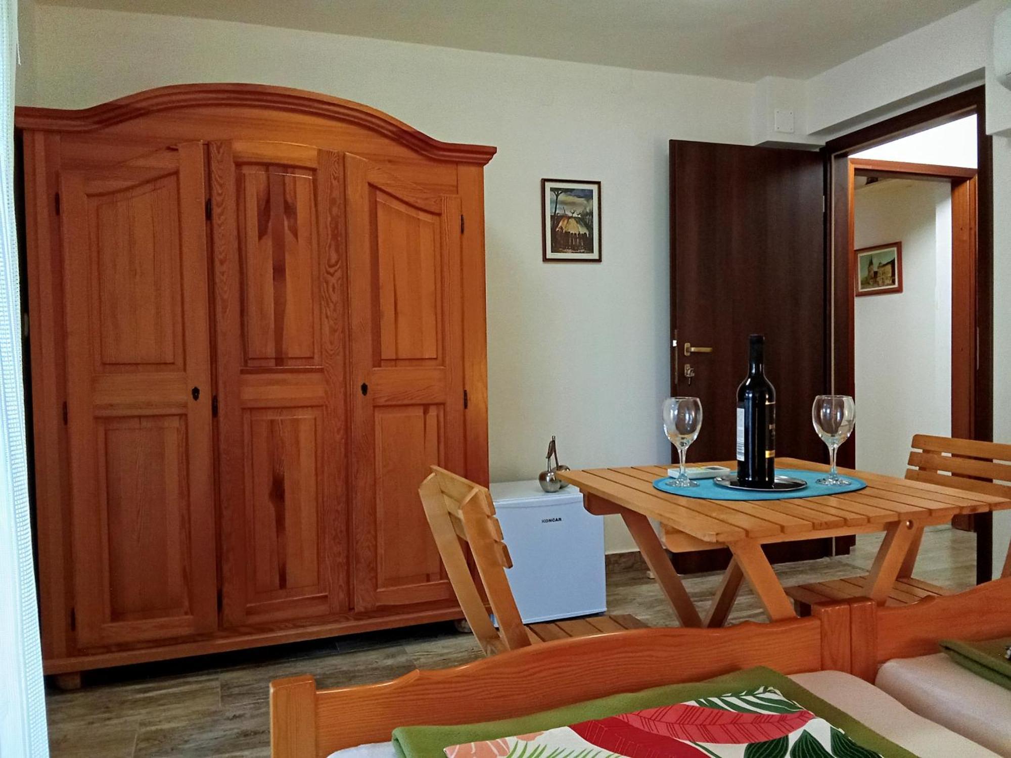 Apartments And Rooms Bova Baska  Ngoại thất bức ảnh