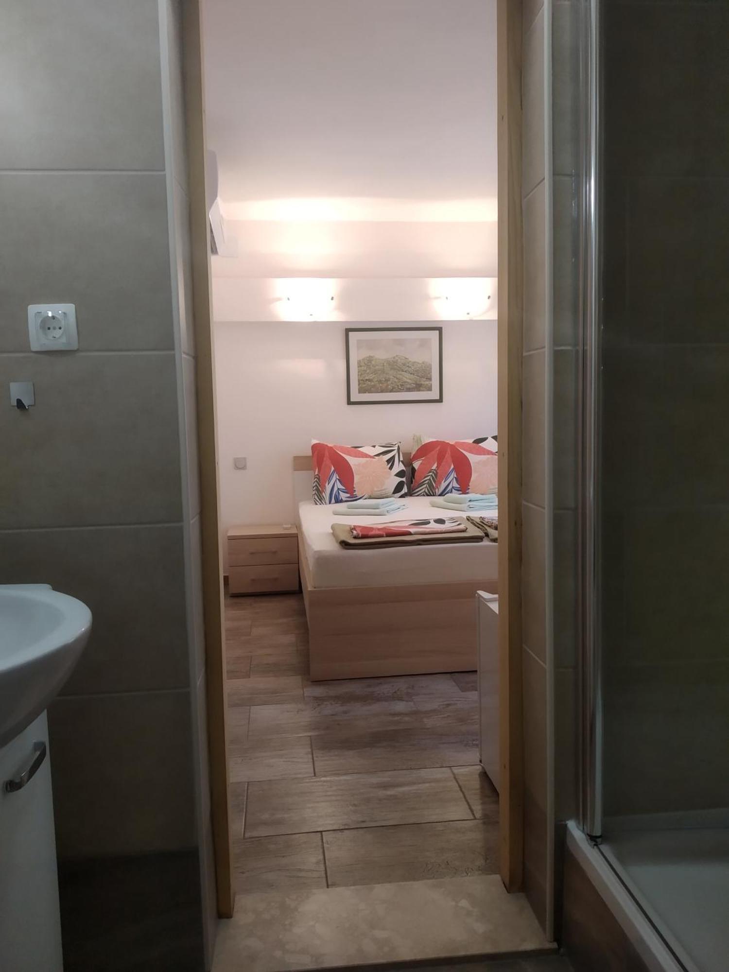 Apartments And Rooms Bova Baska  Ngoại thất bức ảnh