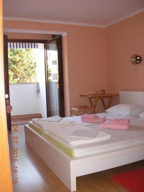 Apartments And Rooms Bova Baska  Ngoại thất bức ảnh